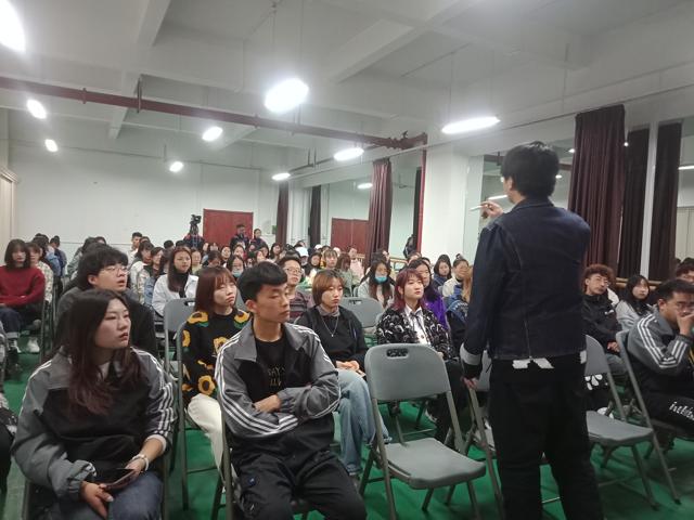 【1+1＞2】表达力中的播音与主持