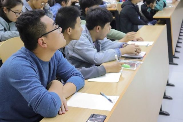 【1+1>2】培养自主性 拓展新思维 多方位助力成长需求——箕城书院举办“为你的思想搭建提升爬梯”思想Level第13期