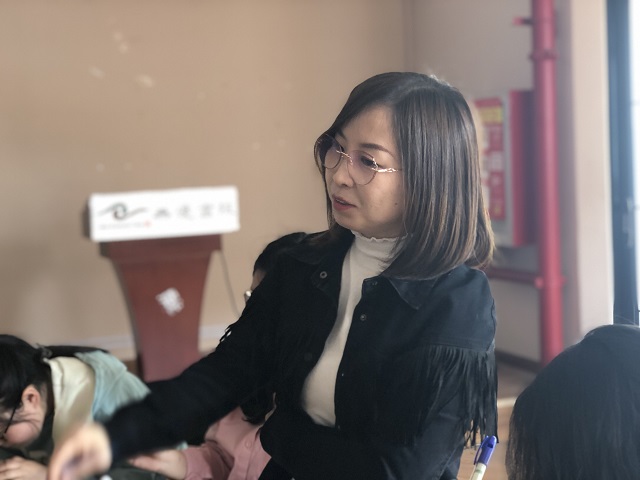 描点粉墨春秋 彩绘创意国粹——【灵动无边】FUN课·补习所之技能进阶第13期“府承国粹 谱化风雅-绘制创意脸谱”