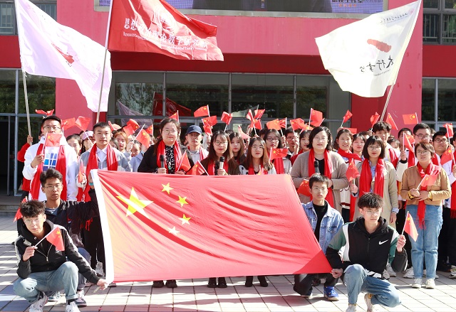 红歌快闪唱响主旋律  创新形式传播正能量