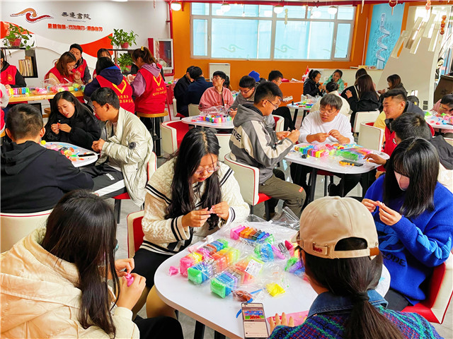 Creative Handcraft 双手“捂热”校园冬日——公益对话第4期:公益加油站