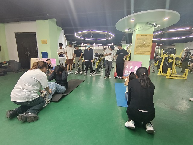 青空过白日 自律正当时——第九期运动“显眼包”60秒挑战赛
