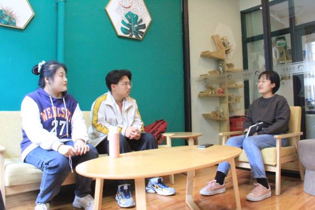 明确自我目标 让梦想起航——青藤书院开展朋辈系列活动