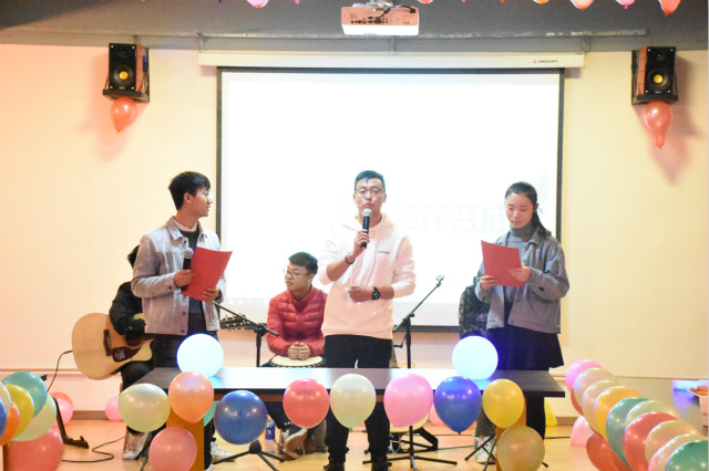 “一路繁花 一路诗情”杏花书院举办集体生日