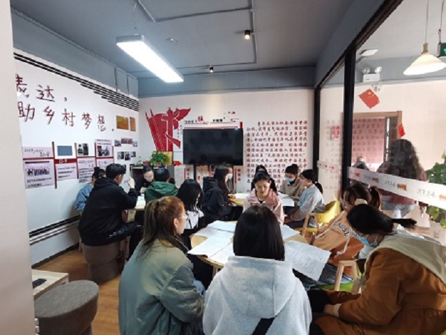 领读人剧场 用表达传递经典魅力