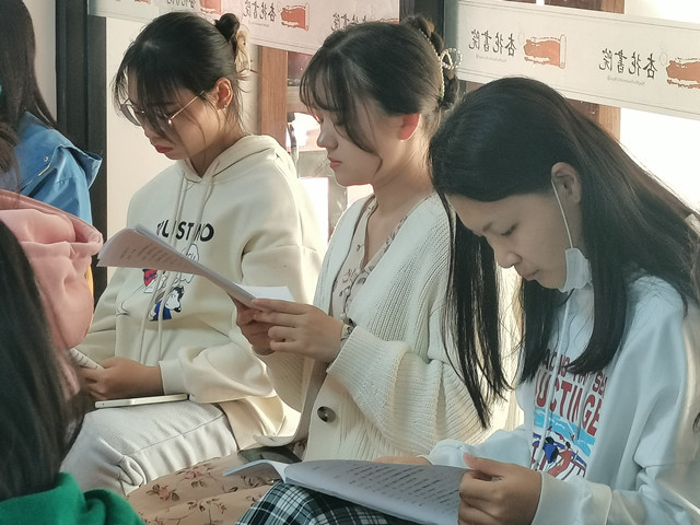品读经典故事 感悟文学魅力——领读人剧场系列活动