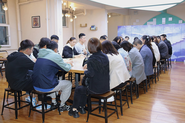 聚焦异科导师规划 为学生保驾护航——29名全生异科导师正式入驻三达书院