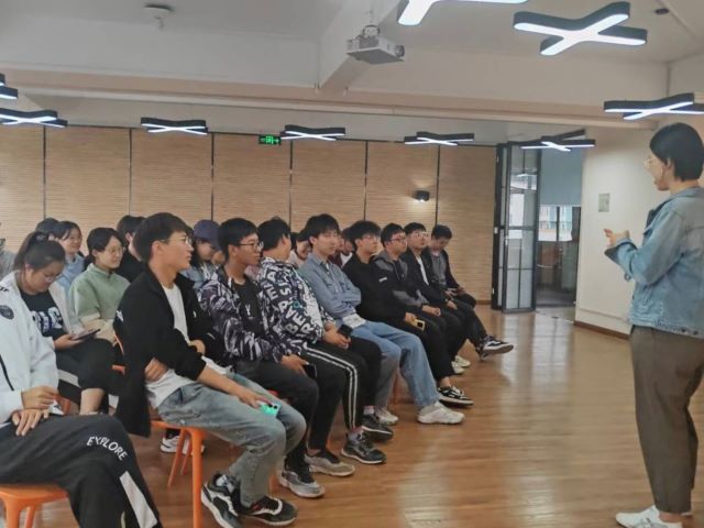 “影”入词赏 快乐职场——无边书院光影职场行第11期:心灵捕手·教师专场