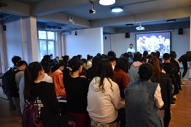 生活方式 适合自己就好——杏花书院成功举办第三期综艺漫漫侃系列活动