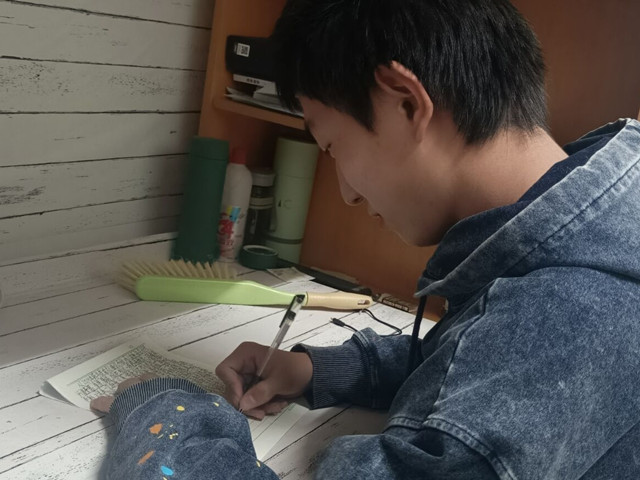 观影时光聚 焦温情时刻——杏花书院第6期八点一刻观影时光