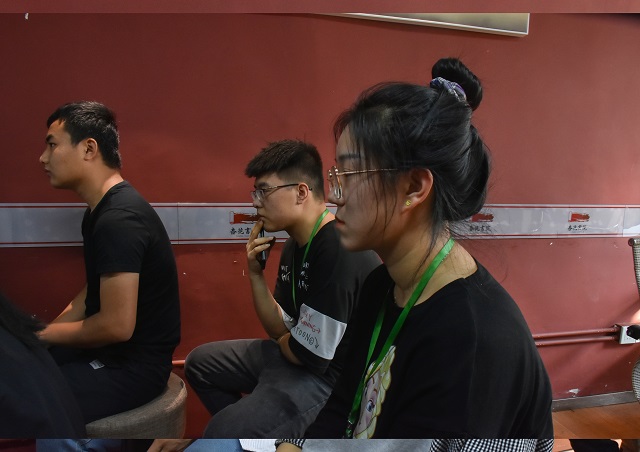 新鲜出炉的欢乐 精彩绝伦的展示——《欢乐脱口秀》第六期