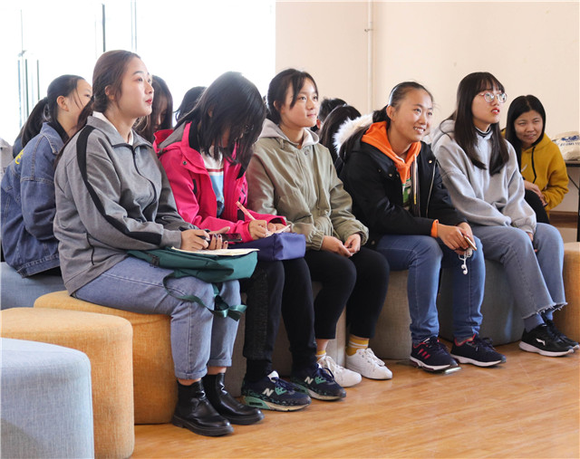 魅力书香 开启思维之窗——箕城书院举办第28期“书香涵泳,润泽心灵”书式生活