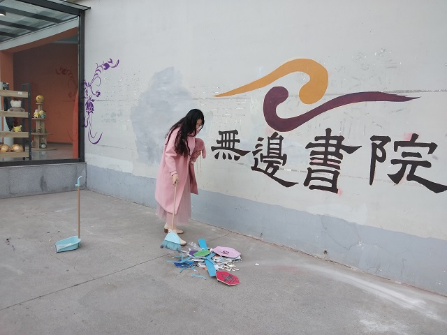 无边文化三进 让青年学子用画笔勾勒青春助力公益