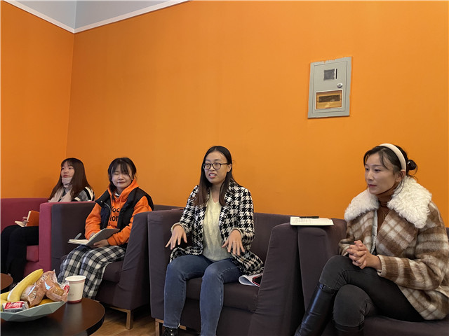 各二级学院、各书院相继召开2021-2022学年第一学期期中座谈会