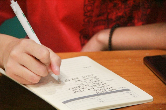 敞开心扉 师生共情 寻找诗和远方——青藤书院开展朋辈系列活动