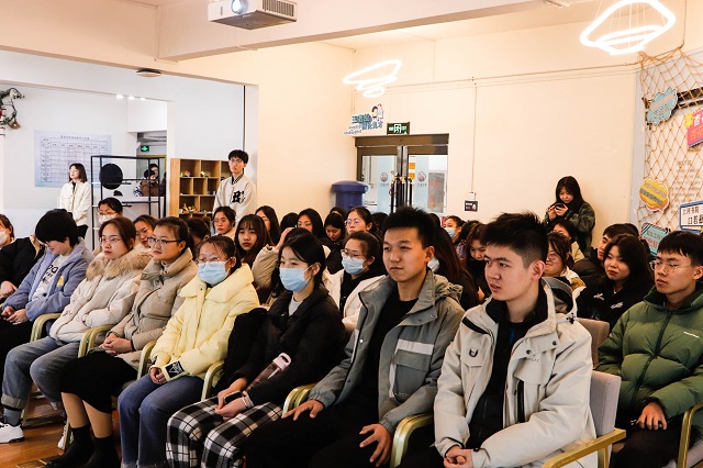 注入自信之力 打造文化强国——“为你的思想搭建提升爬梯”思想Level第22期