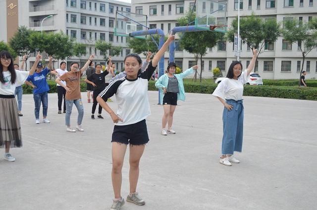 舞出心灵 跳出高度——太行书院举办青年“迪斯科”活动