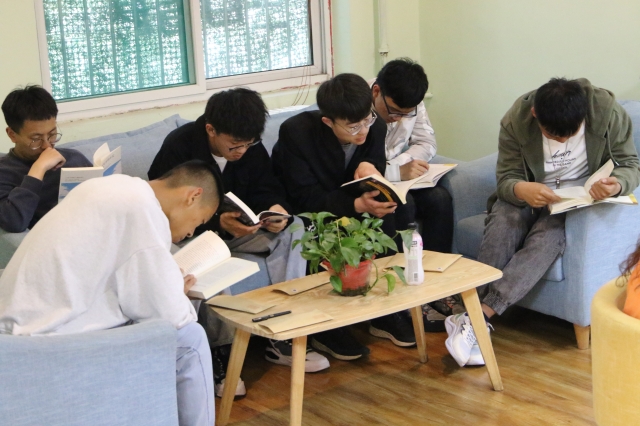 【书院传真】以阅读点亮心灯 让书籍润泽心灵——2021年世界读书日之阅读一小时活动顺利举办