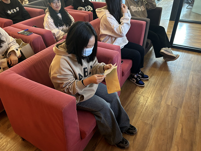 做情绪的主人 沉浸书院生活——社群对话情绪交换商店第1期:丢掉烦恼 带走快乐