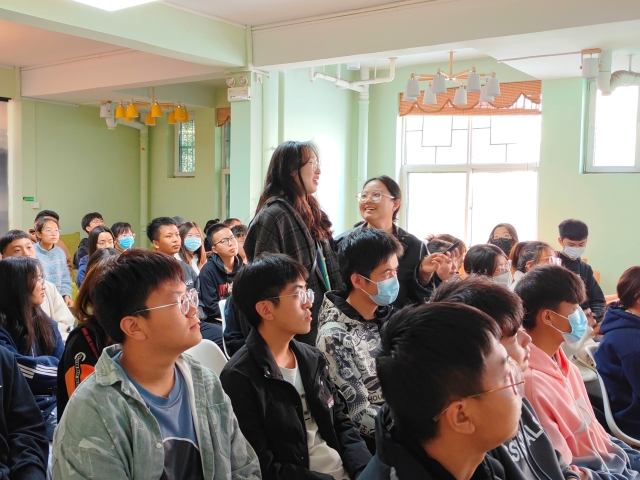 追光而遇 做自己的大梦想家——上河书院举办“24帧人生”系列活动