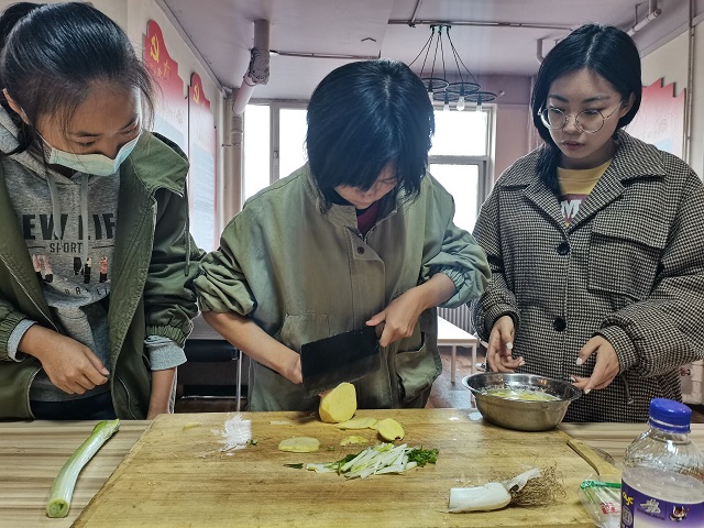饮食嘉年华 留住幸福的味道——太行书院“饮食嘉年华”之“团队厨艺大赛”