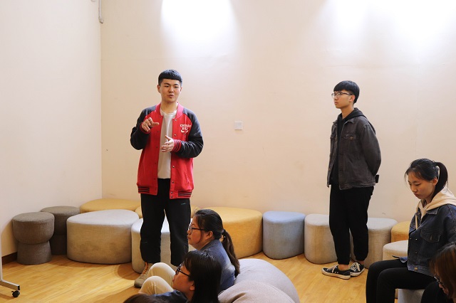 电影赏析 思辨人生——箕城书院举办看见·镜遇之《人类灭亡报告书》