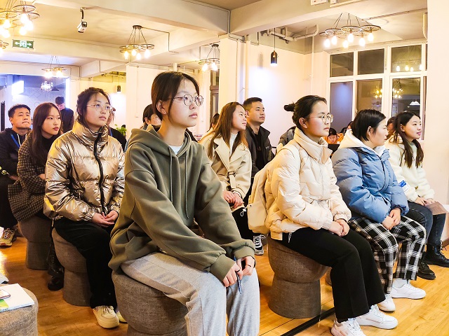 研品大咖经典 探讨成功秘诀——杏花书院伴读书房系列活动