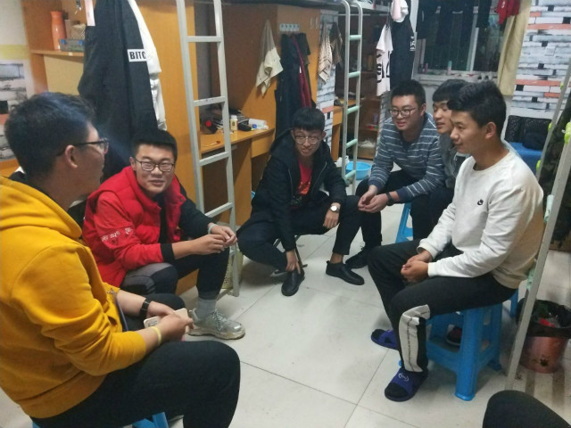 “一路繁花 一路诗情”杏花书院举办集体生日