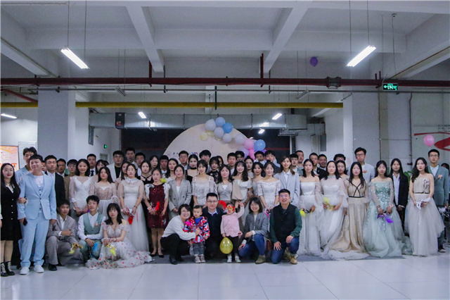 当“破壳日”遇上假面舞会 与书院家人来场神秘邂逅——“Freeze this moment”10月书院师生集体生日会
