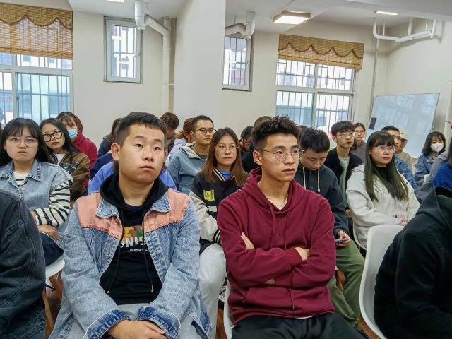 培养核心能力 在求职中提高个体竞争力——青藤书院举办“院长下午茶”系列活动第16期