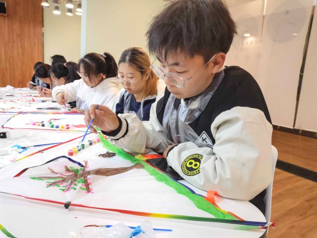 【1+1>2】慧心巧思 个性张扬 绘制专属于“你”的心愿风筝——青藤书院举办品牌视觉营销力提升计划第20期