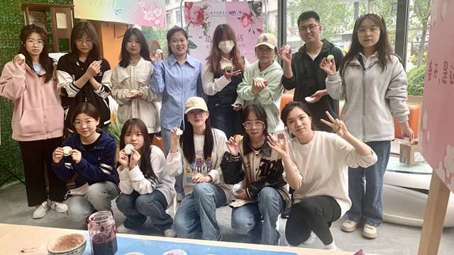 一站式社区建设 书院劳育体验——约会花神:制作冰皮鲜花饼
