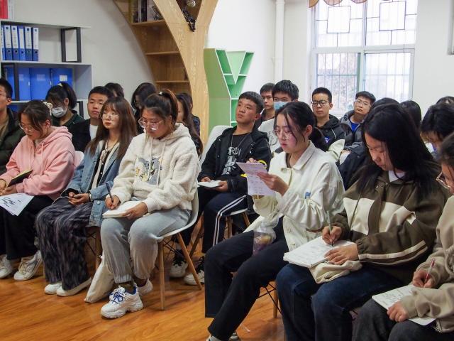 以学促思凝心聚力 学以致用逐浪远航 ——上河书院举办“河你同行·聚变we来”系列活动