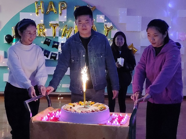 “满目星辰·皆因有你”——三达书院12月集体生日会温馨呈现