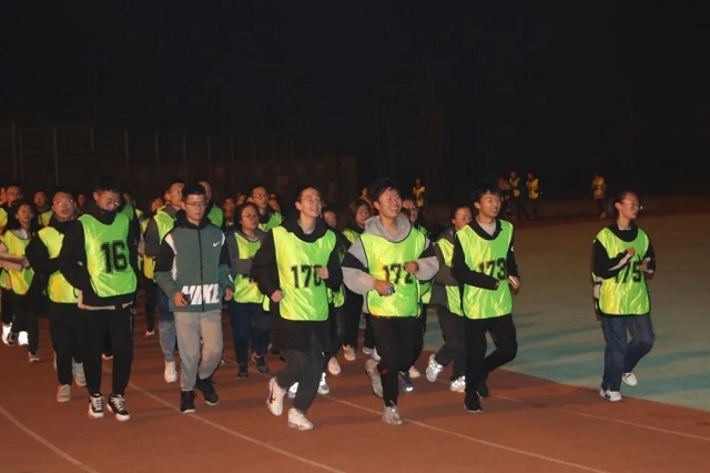 【信院力量·书联】携手同行 点亮青春