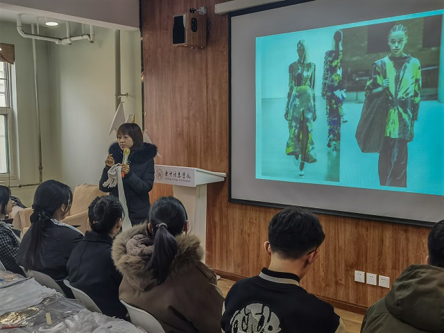 【1+1>2】邂逅扎染 品味非遗文化中的“烟火气”——青藤书院举办品牌视觉营销力提升计划第22期
