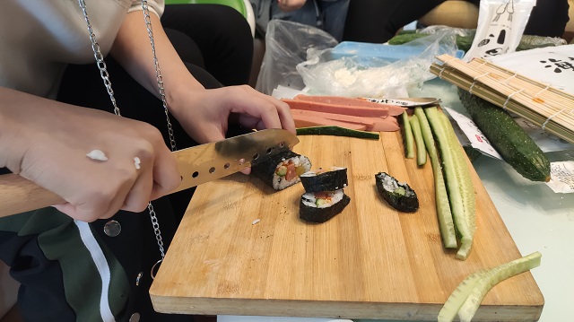 品味舌尖上的家味道——青藤书院举办素食行动之“Q仔厨房”第九期