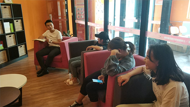 又临师生情 共染家文化