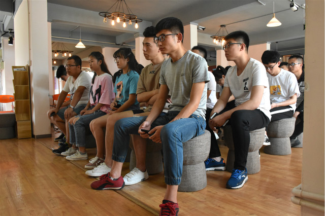 拼搏 那些你想要的未来——杏花书院举办“开讲啦!”系列活动第三期