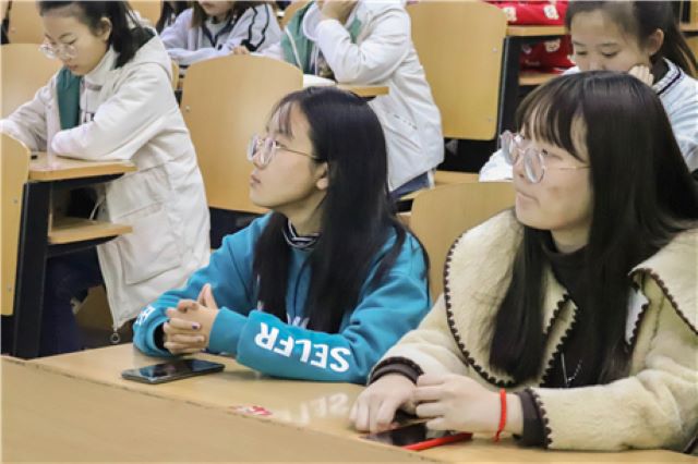 【1+1>2】培养自主性 拓展新思维 多方位助力成长需求——箕城书院举办“为你的思想搭建提升爬梯”思想Level第13期