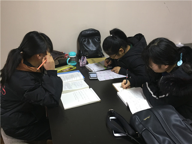紧张考试周 温馨太行情——太行书院复习周