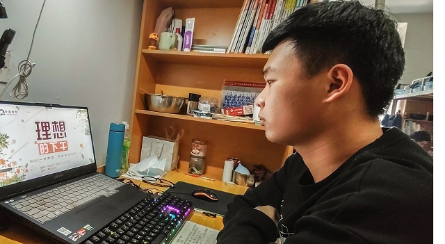 用爱与花 治愈春天里的“你”——青藤书院举办朋辈互动系列活动