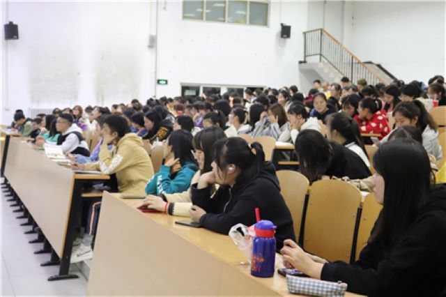 【1+1>2】培养自主性 拓展新思维 多方位助力成长需求——箕城书院举办“为你的思想搭建提升爬梯”思想Level第13期