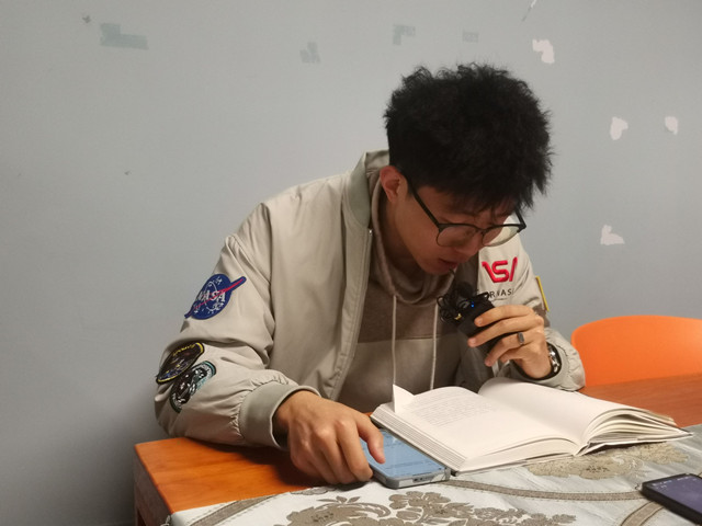 跟随吾言 走进吾心——无边书院吾言FM工作室