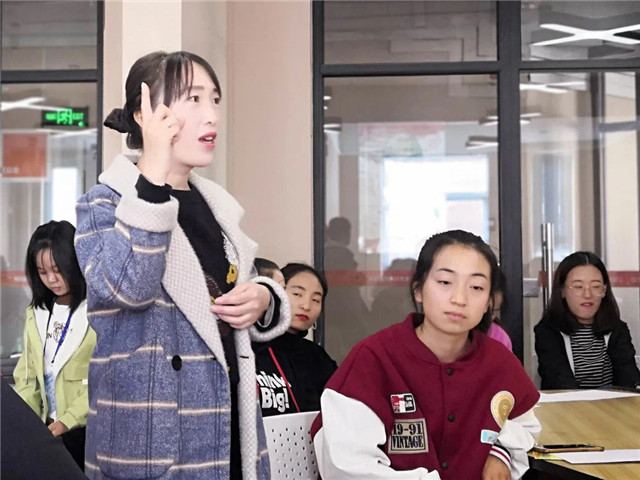 【1+1>2】朋辈互动 高效融合 学业导师引领思辨新视角