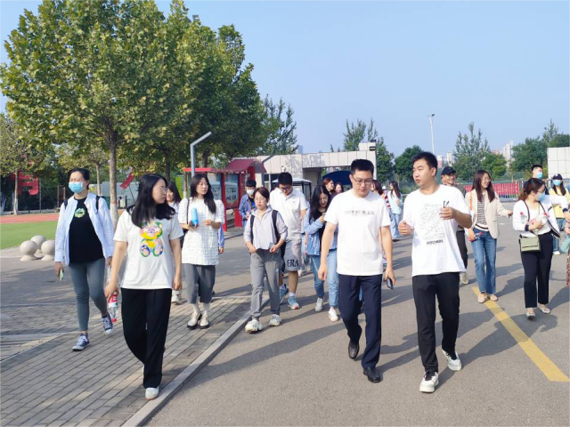 最美的课堂在路上 体验实践促成长——第32期书院导师日