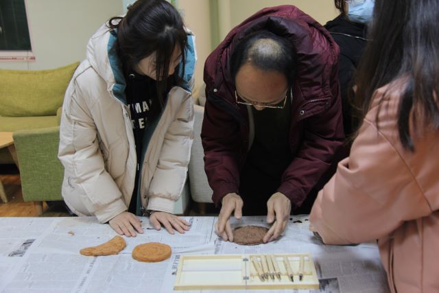体验瓦当DIY 趣味体验中国人文建筑艺术——青藤书院全生异科导师说