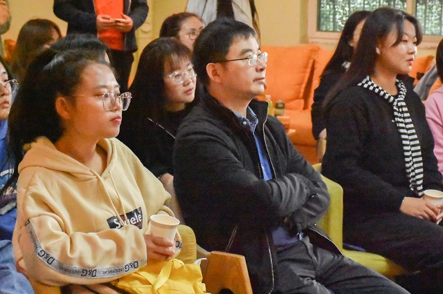 初次相遇 与青藤一起谱写最美“遇·见”——青藤书院举办爱在青藤“遇·见”集体生日会