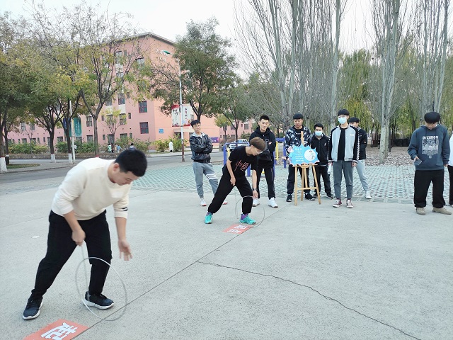 忆童年游戏 传团队默契——太行书院第10期“社区最强团队”