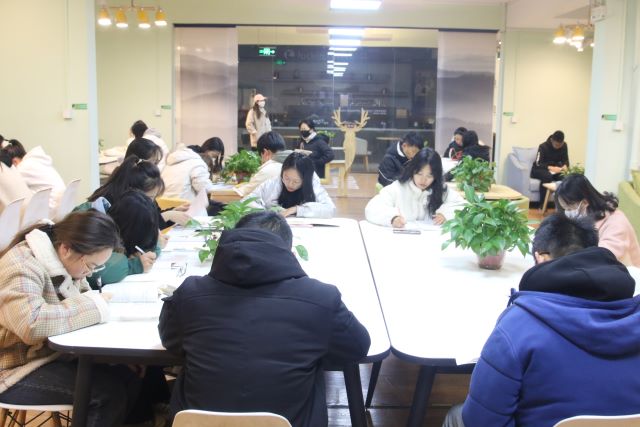 【书院传真】向阳而生 体味自律魅力——第21期“21天晨起计划”成长营落下帷幕
